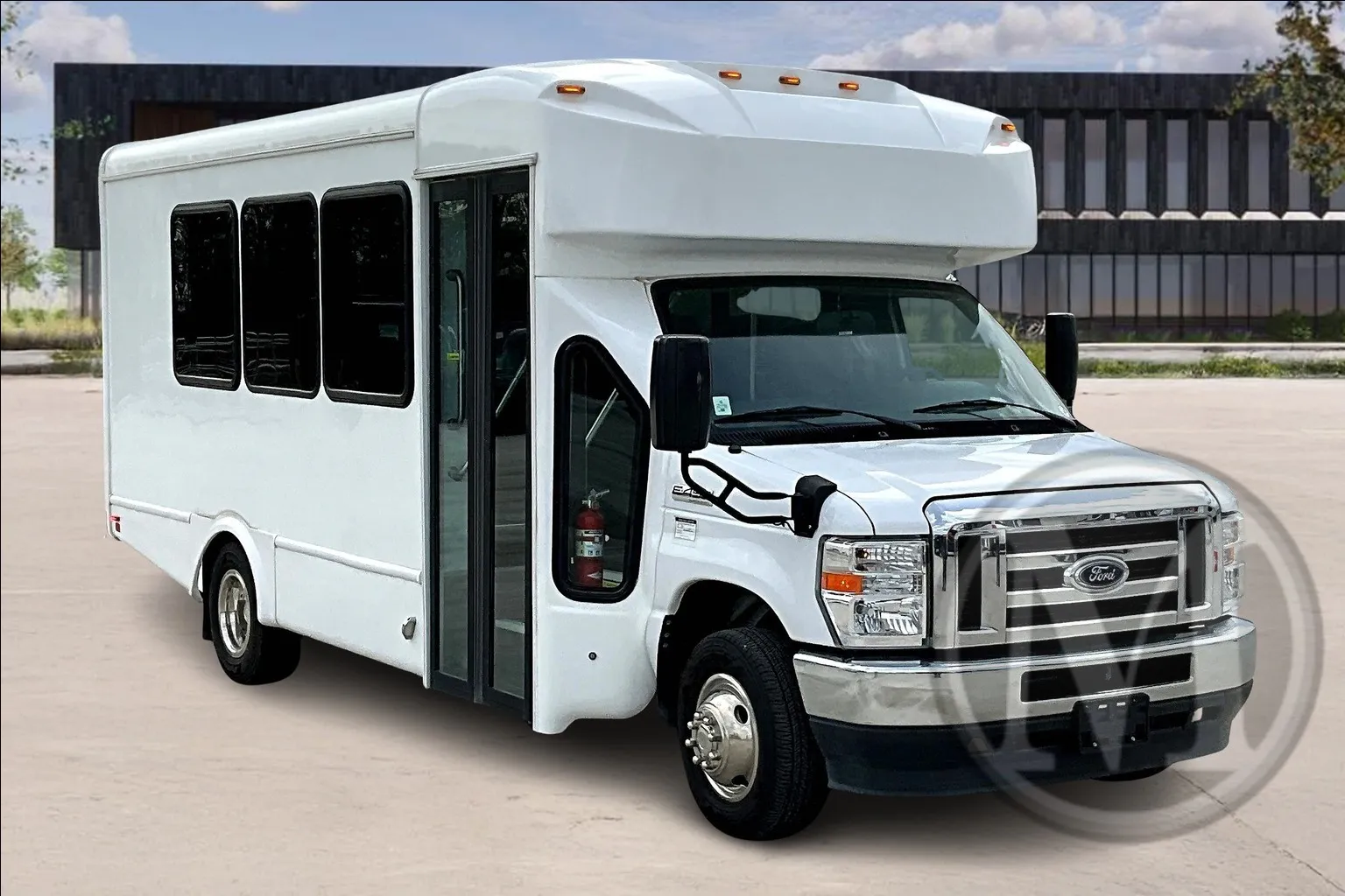 2023 Ford E-Series DRW E-450 Super Duty 158 in WB's photo