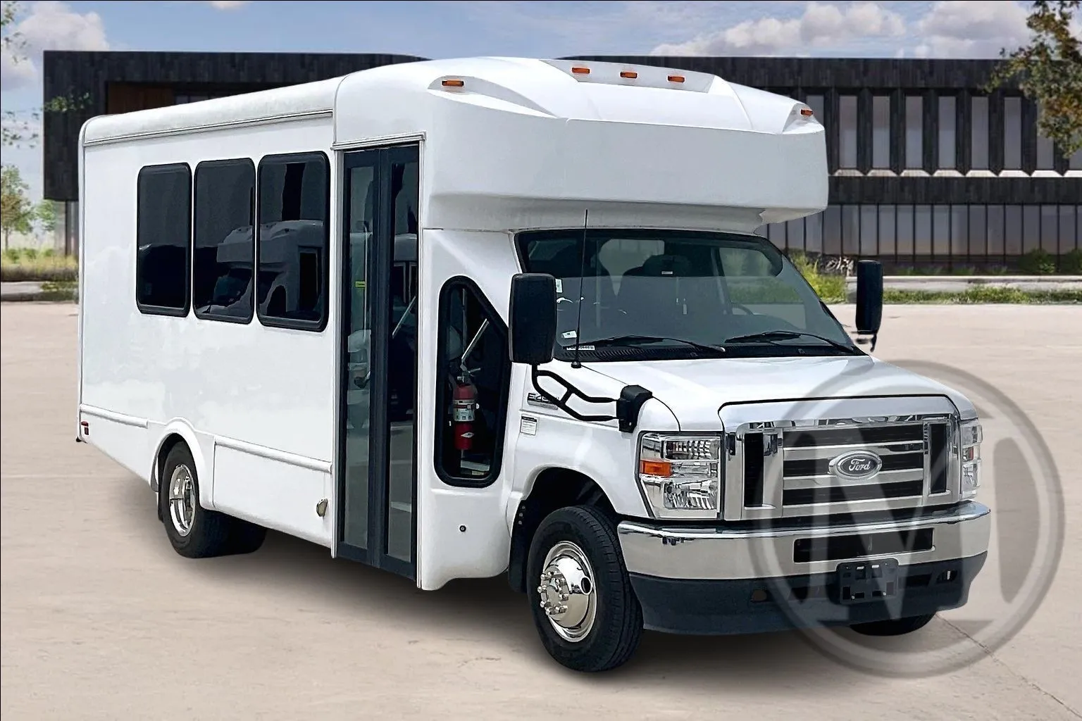 2023 Ford E-Series DRW E-450 Super Duty 158 in WB's photo