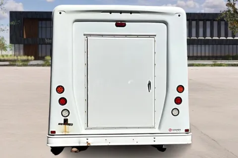 More photos of 2019 Ford E450 at Master's Transportation - Kansas City, MO