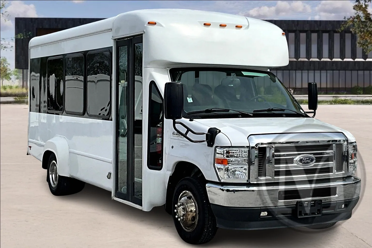 2022 Ford E350