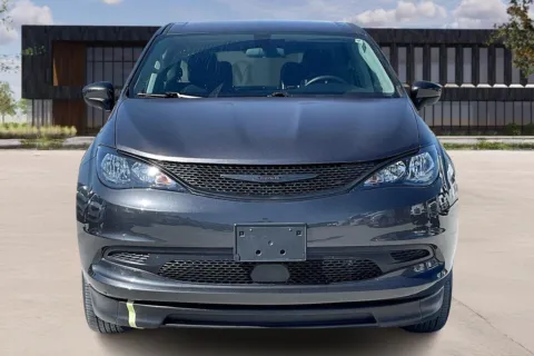 Photos of 2021 Chrysler VOYAGER LX for sale in Kansas City, MO at Master's Transportation - Kansas City