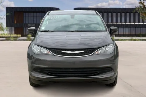 Photos of 2020 Chrysler VOYAGER for sale in Kansas City, MO at Master's Transportation - Kansas City