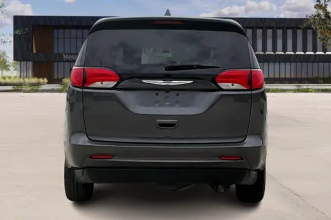 More photos of 2020 Chrysler VOYAGER at Master's Transportation - Kansas City, MO