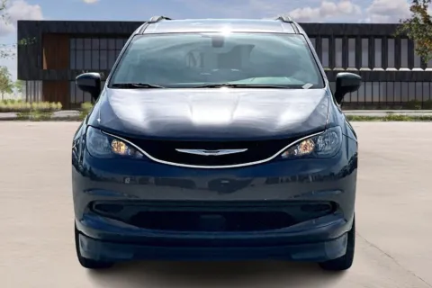 Photos of 2021 Chrysler VOYAGER LXi for sale in Kansas City, MO at Master's Transportation - Kansas City