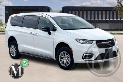 White 2025 Chrysler VOYAGER LX for sale in Kansas City, MO