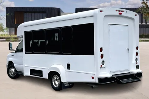 More photos of 2022 Ford E350 at Master's Transportation - Kansas City, MO