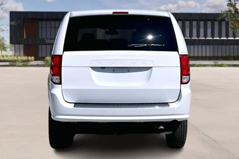 More photos of 2019 Dodge GRAND CARAVAN at Master's Transportation - Kansas City, MO