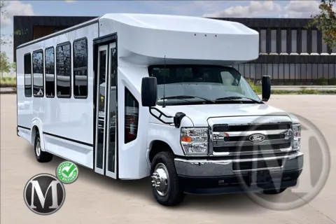 White 2027 Ford E450 for sale in Kansas City, MO
