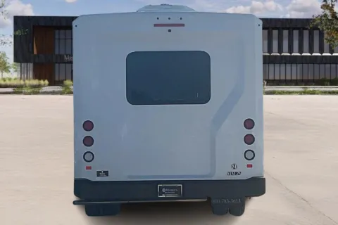 More photos of 2027 Ford E450 at Master's Transportation - Kansas City, MO