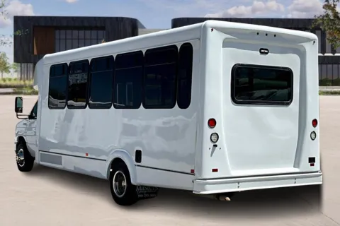More photos of 2017 Ford E450 at Master's Transportation - Kansas City, MO