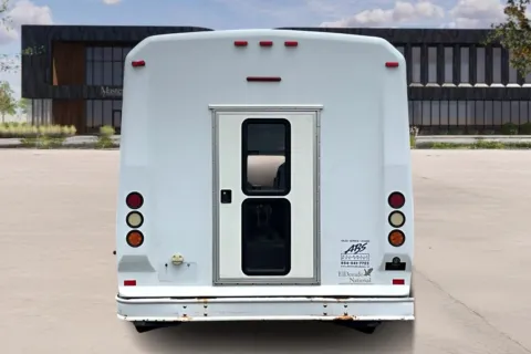 More photos of 2013 Ford E450 at Master's Transportation - Kansas City, MO