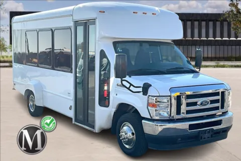 White 2022 Ford E350 for sale in Kansas City, MO