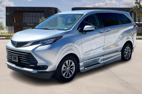 Another view of 2022 Toyota SIENNA for sale in Kansas City, MO at Master's Transportation - Kansas City