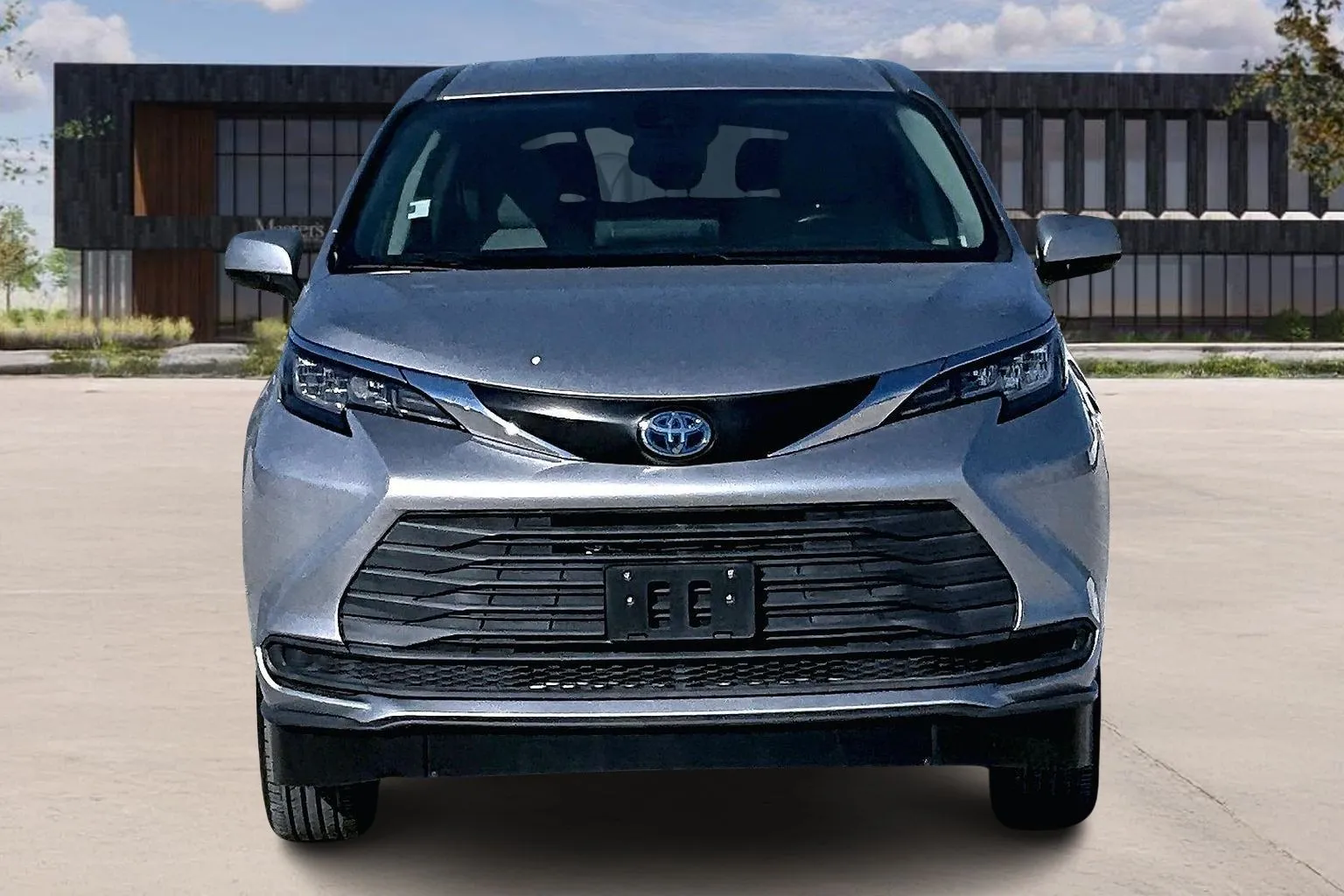 Used 2022 Toyota Sienna LE with VIN 5TDKRKEC8NS109243 for sale in Kansas City