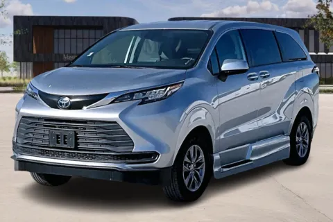 Another view of 2022 Toyota SIENNA for sale in Kansas City, MO at Master's Transportation - Kansas City