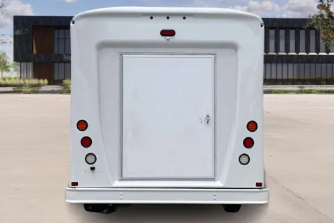 More photos of 2019 Ford E450 at Master's Transportation - Kansas City, MO