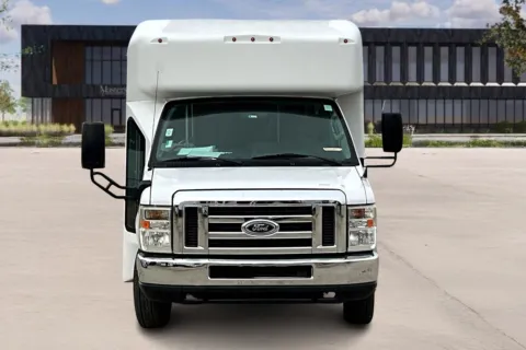 Photos of 2018 Ford E450 for sale in Kansas City, MO at Master's Transportation - Kansas City