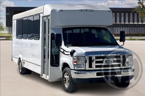 Unknown 2018 Ford E450 for sale in Kansas City, MO