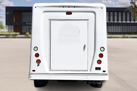 More photos of 2018 Ford E450 at Master's Transportation - Kansas City, MO