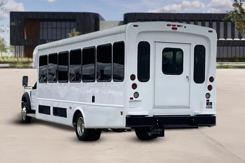 More photos of 2022 Ford F550 at Master's Transportation - Kansas City, MO