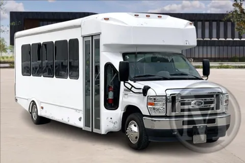 White 2023 Ford E450 for sale in Kansas City, MO
