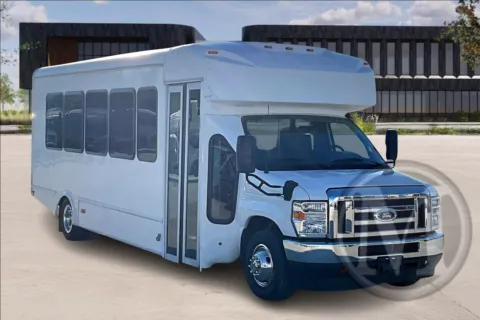 White 2024 Ford E450 for sale in Kansas City, MO