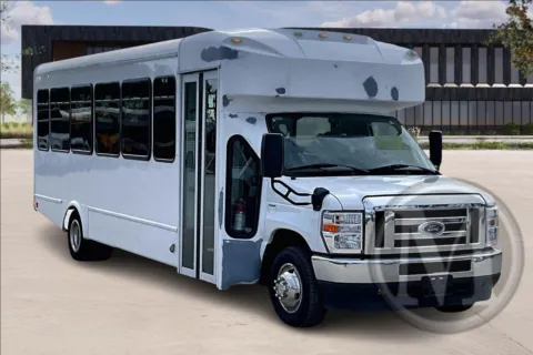 White 2024 Ford E450 for sale in Kansas City, MO