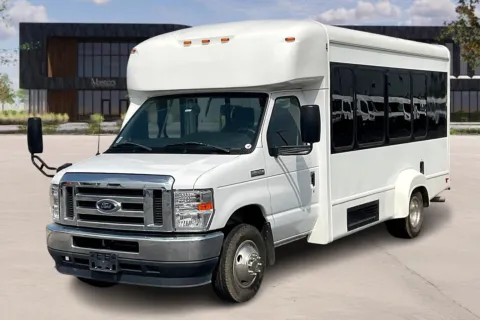 More photos of 2019 Ford E350 at Master's Transportation - Kansas City, MO