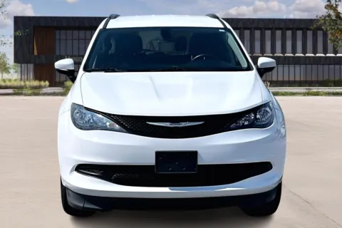 Photos of 2021 Chrysler VOYAGER for sale in Kansas City, MO at Master's Transportation - Kansas City