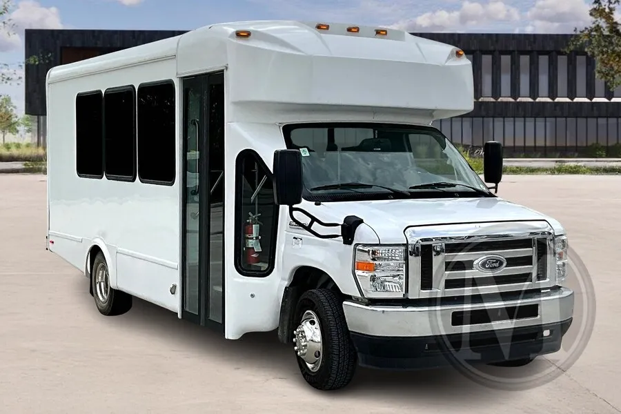 White 2023 Glaval Universal for sale in Kansas City, MO