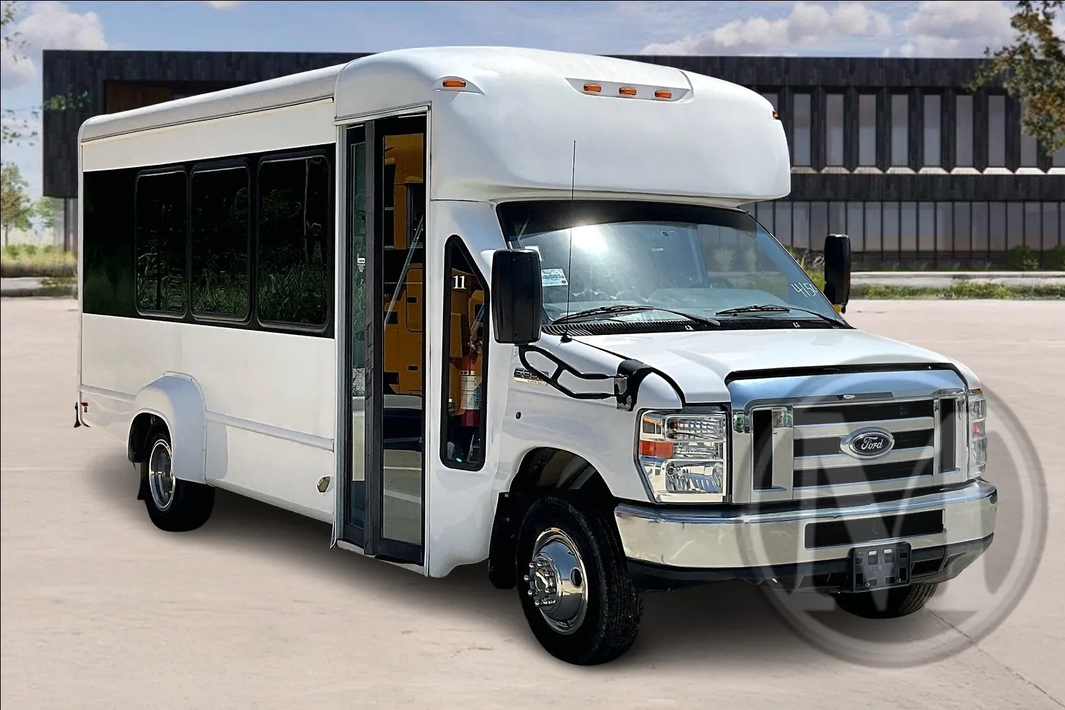 2019 Ford E-Series SRW E-350 Super Duty 138 in WB's photo