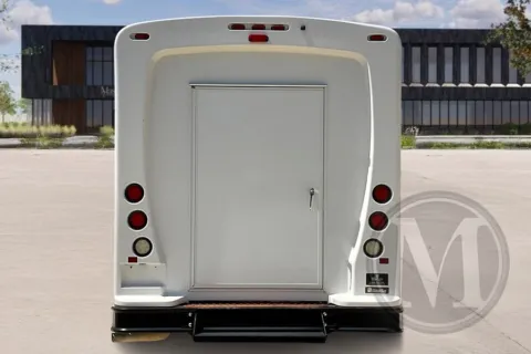 More photos of 2019 Ford E350 at Master's Transportation - Kansas City, MO