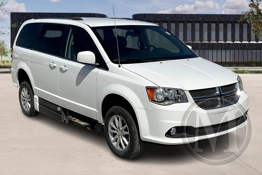 White 2019 Braun Minivan for sale in Kansas City, MO