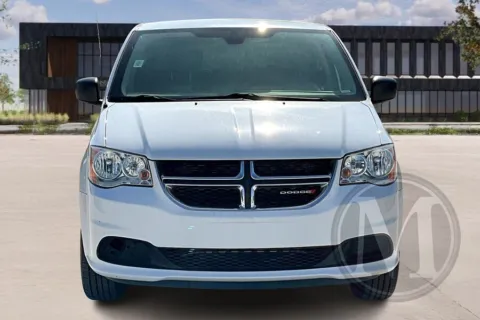 Photos of 2019 Braun Minivan for sale in Kansas City, MO at Master's Transportation - Kansas City