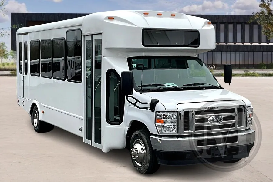 2025 Glaval Universal for sale in Kansas City, MO