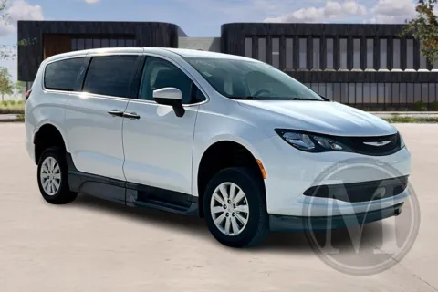 White 2020 Braun Minivan for sale in Kansas City, MO
