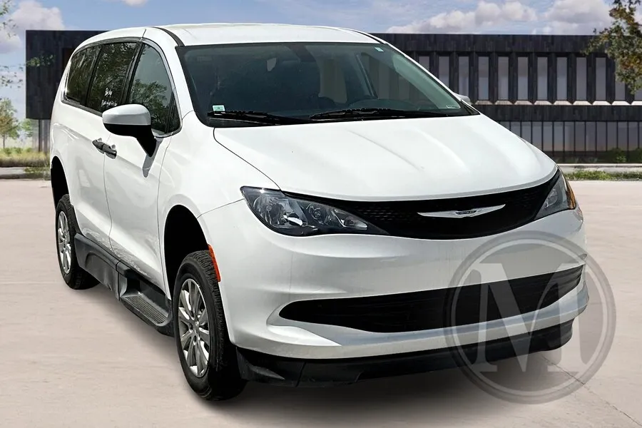 2020 Braun Minivan for sale in Kansas City, MO