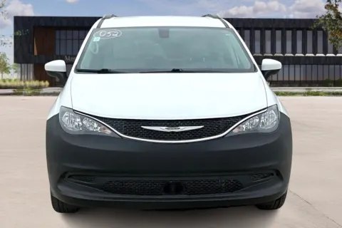 Photos of 2021 Chrysler VOYAGER for sale in Kansas City, MO at Master's Transportation - Kansas City