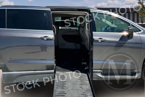 More photos of 2021 Chrysler VOYAGER at Master's Transportation - Kansas City, MO