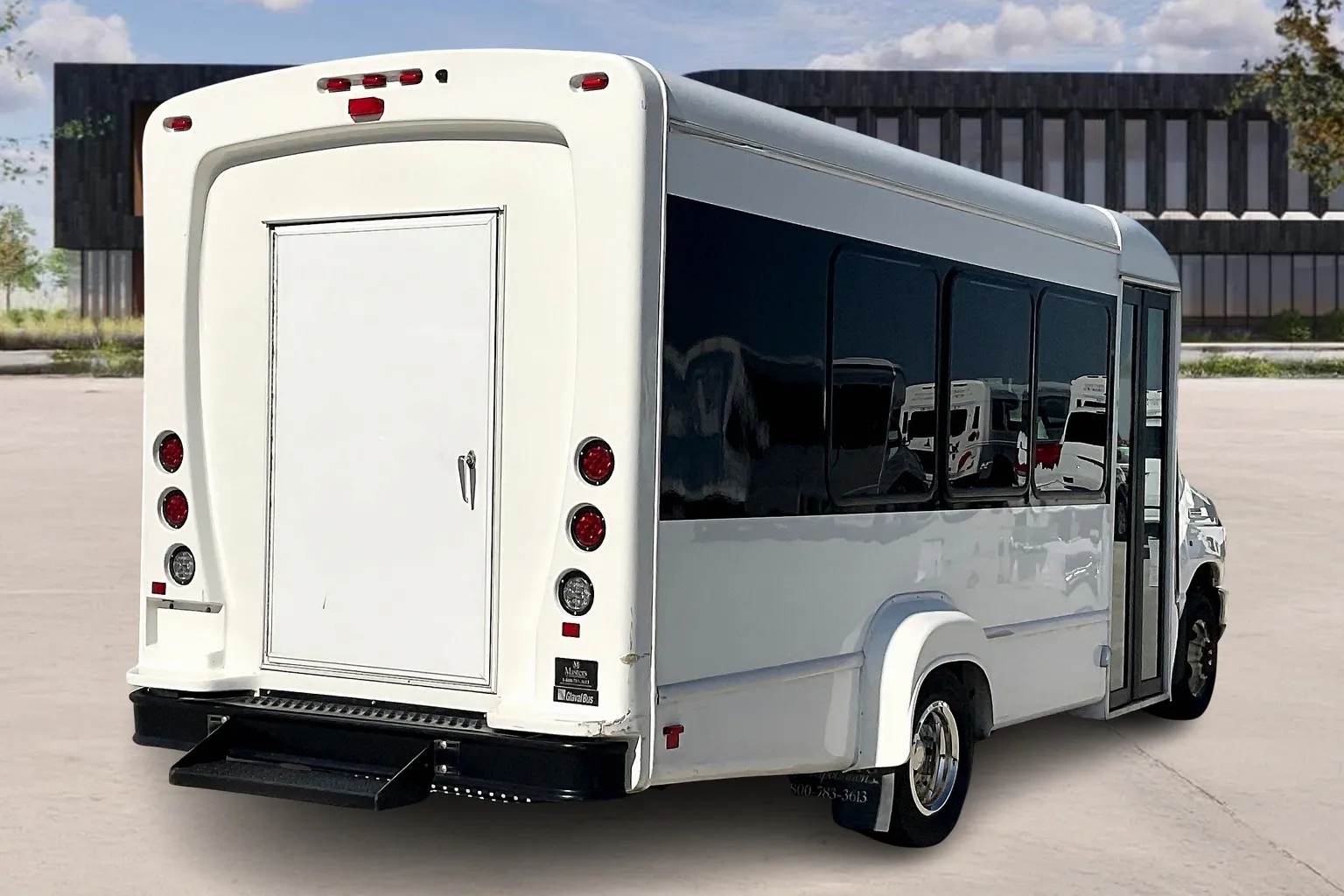 2022 Ford E-Series Cutaway Base - Photo 6