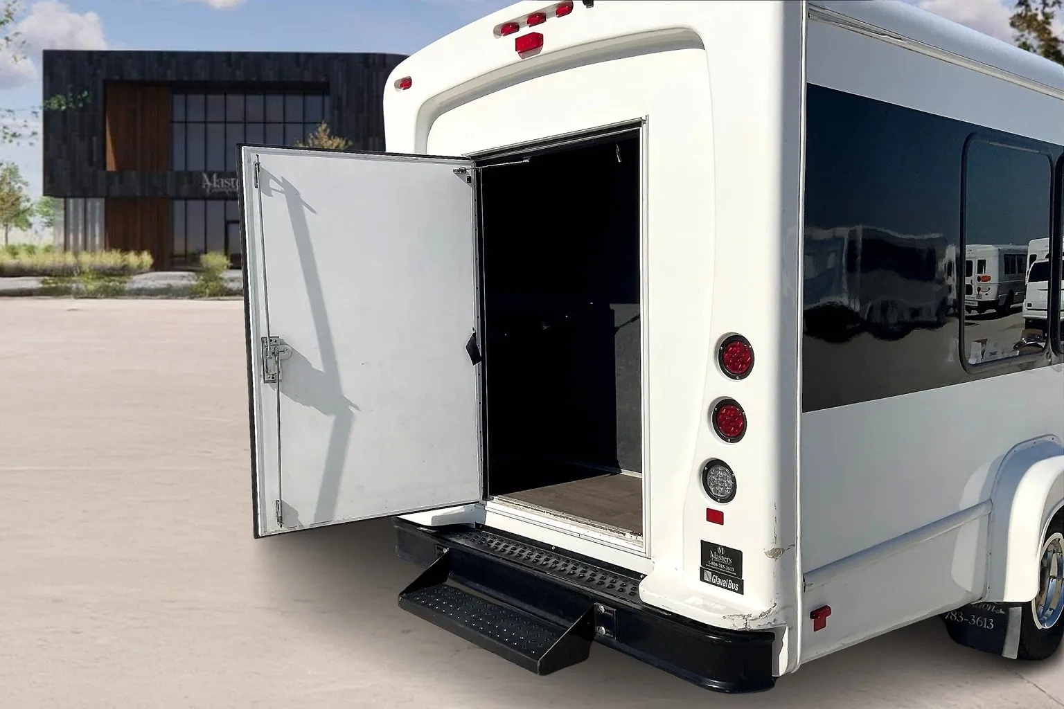 2022 Ford E-Series Cutaway Base - Photo 12
