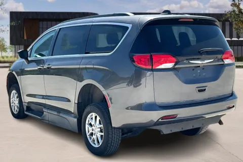 More photos of 2021 Chrysler VOYAGER at Master's Transportation - Kansas City, MO