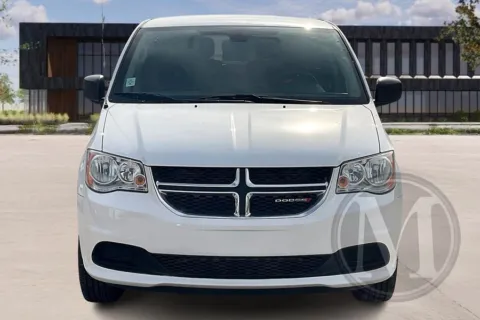 Photos of 2019 Braun Minivan for sale in Kansas City, MO at Master's Transportation - Kansas City