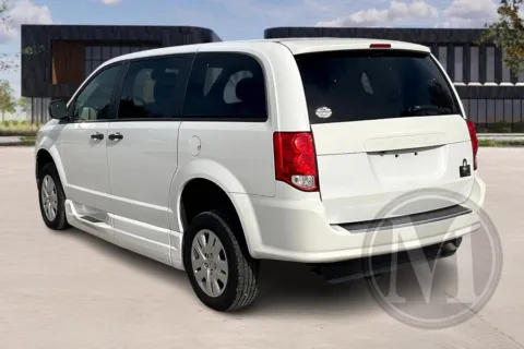 More photos of 2019 Braun Minivan at Master's Transportation - Kansas City, MO