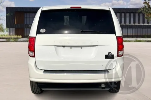 More photos of 2019 Braun Minivan at Master's Transportation - Kansas City, MO
