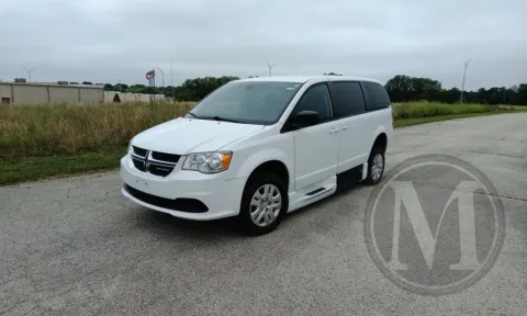 Photos of 2018 Braun Minivan for sale in Kansas City, MO at Master's Transportation - Kansas City