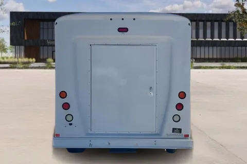 More photos of 2019 Ford E450 at Master's Transportation - Kansas City, MO