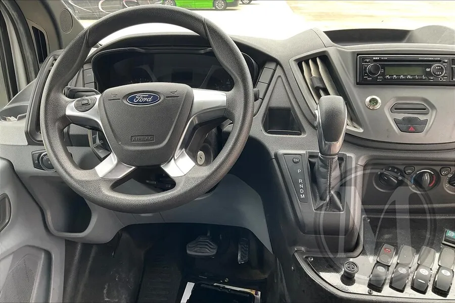 White 2018 Ford World Trans for sale in Kansas City, MO