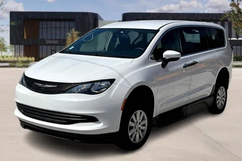Photos of 2020 Chrysler VOYAGER for sale in Cave Springs, AR at Master's Transportation - Bentonville