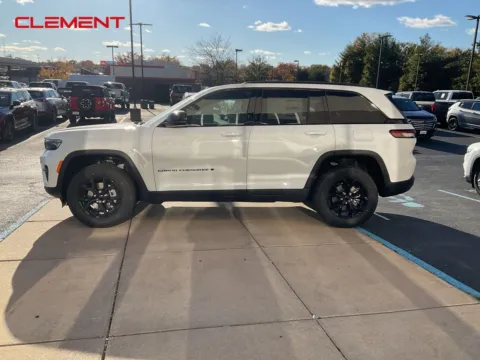 Photos of 2025 Jeep Grand Cherokee Altitude X for sale in Florissant, MO at Clement Chrysler Dodge Jeep Ram Florissant